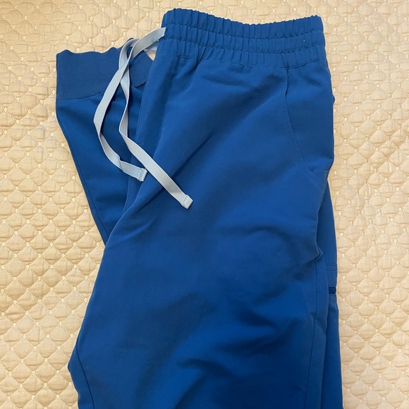 Figs Scrub Set - Picture 2 of 5